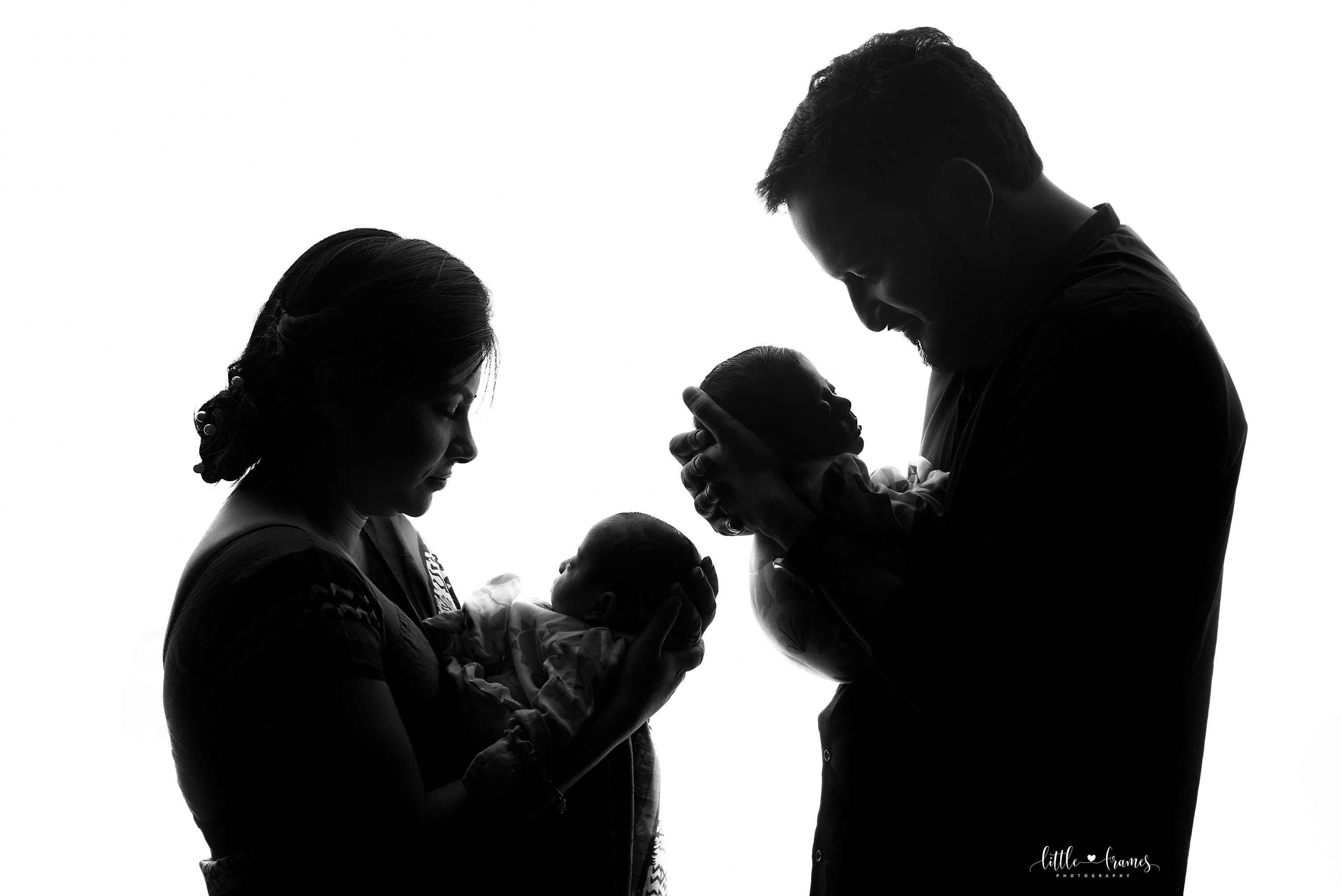 DSC_4152_sm_logo_bw